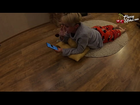 ❤️ Skør blondine suger kæmpe pik og hopper på den - analsex ☑ Hård porno at da.punkbass.ru